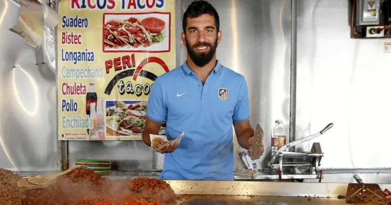 Yıl 2014, Arda Turan Meksika da tezgahta taco yapmaya ikna olur