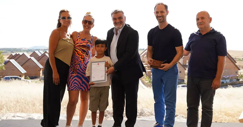 Yeşil Mahalle 3. etapta tapu ve anahtar teslim coşkusu