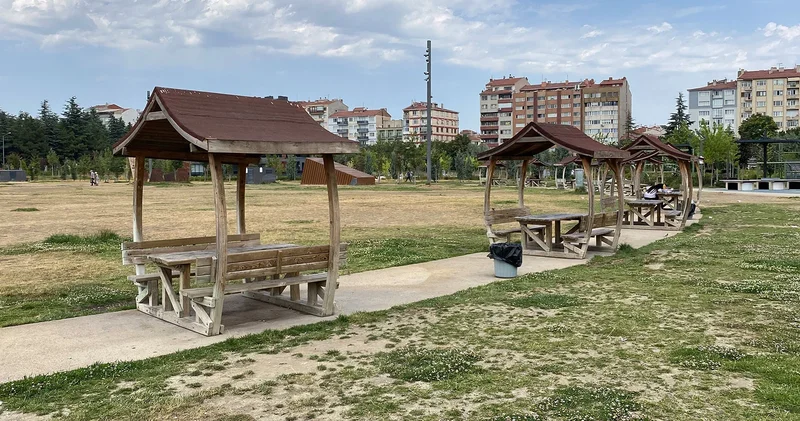 Uyuşturucuya zorladıkları 13 yaşındaki kız çocuğunu darp eden akranları, mahkemeye çıkarılmadan tahliye edildi