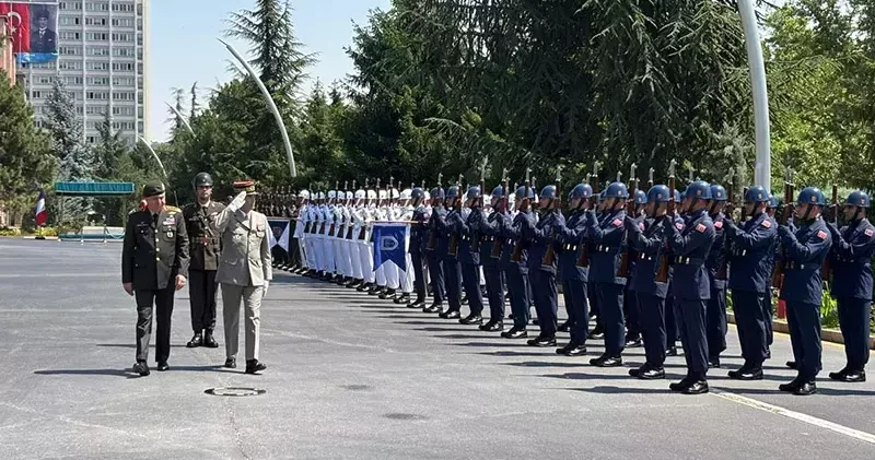 Genelkurmay Başkanı Orgeneral Gürak, Fransız mevkidaşı Burkhard ile bir araya geldi