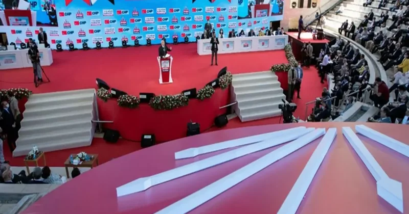 CHP de kurultay süreci başladı