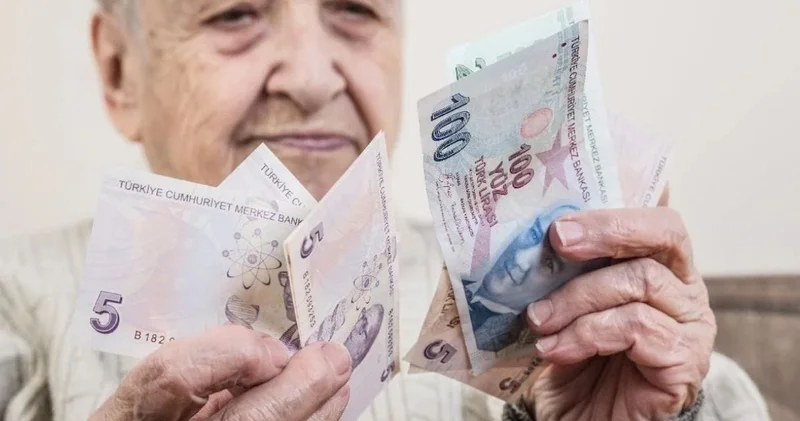 Milyonlarca emeklinin hesaplarına bugün zamlı maaş yatacak!