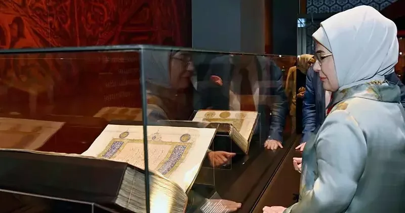 Emine Erdoğan, Anadolu Selçukluları Sergisi ni ziyaret etti