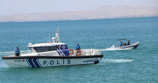 Van da, deniz polisi boğulma vakalarına karşı uyardı Van Haberleri