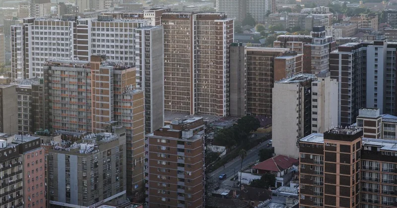 ABD nin ek gümrük tarifeleri Güney Afrika da 100 bin kişiyi işsiz bırakabilir