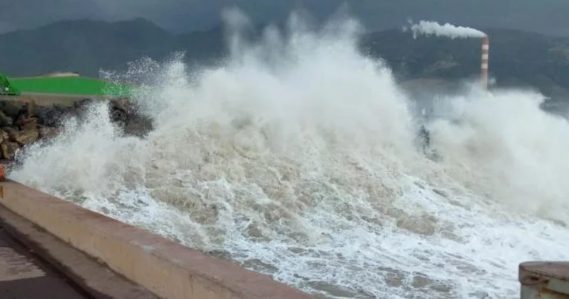 Meteoroloji den Kaş Kumluca için fırtına uyarısı