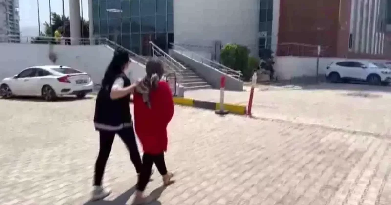 AVM de mağaza mağaza gezdi, iç çamaşırına kadar çaldı