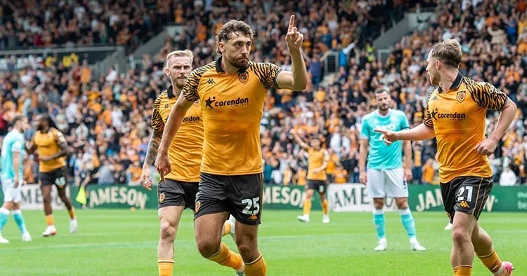 Hull City son nefeste güldü!