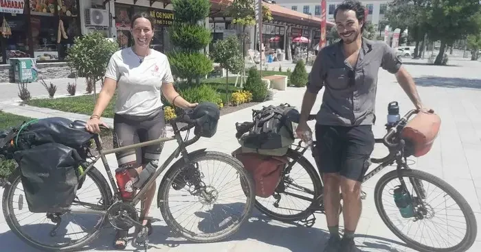 Bisikletleriyle Türkiye turu yapan Kanadalı ikili Karapınar’da
