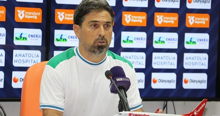 İlhan Palut: Çok gol kaçırıyoruz!