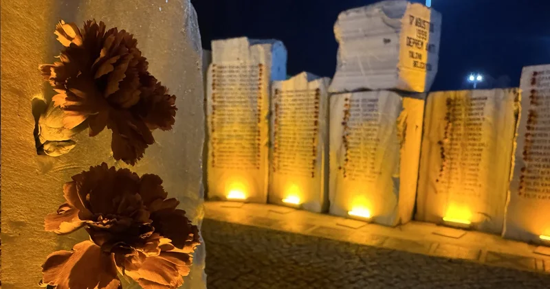 26 yıldır dinmeyen acı! Marmara Depremi nde hayatını kaybedenler anıldı