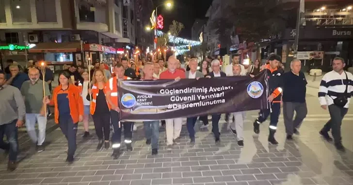 Avcılar’da 17 Ağustos Depremi’nde yaşamını yitirenler anıldı