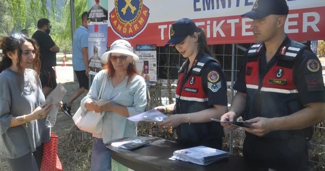 Ödemiş te jandarmadan trafik ve KADES bilgilendirmesi İzmir Haberleri