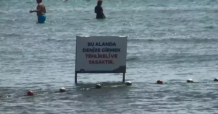 Silivri de yasağa aldırış etmeden denize girdiler