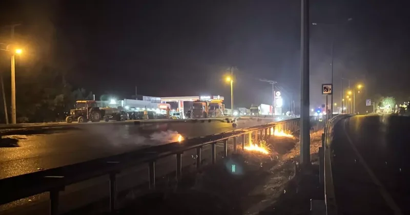 Tehlikeli anlar! Dorsesinde yangın çıkan tır alevlerle 8 kilometre ilerledi