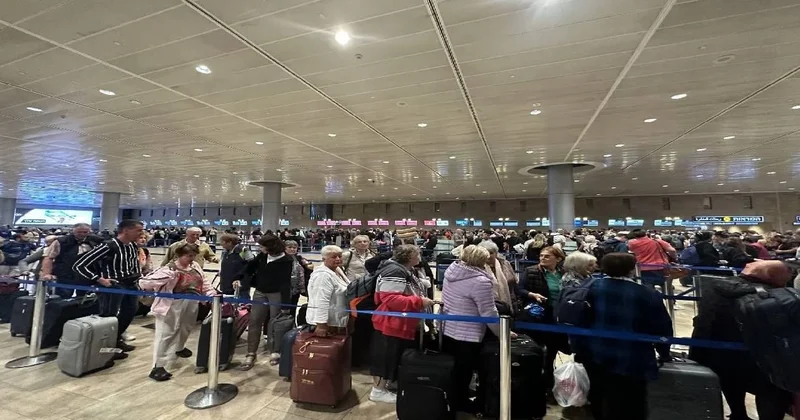 İsrailliler ülkede mahsur kaldı! Pasaportları çöpe atıldı Sözcü Gazetesi