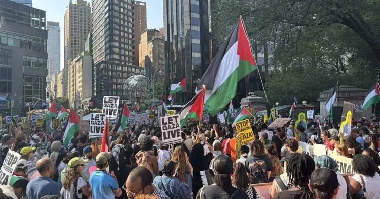 New York ta İsrail protestosu: Binlerce kişi haykırdı