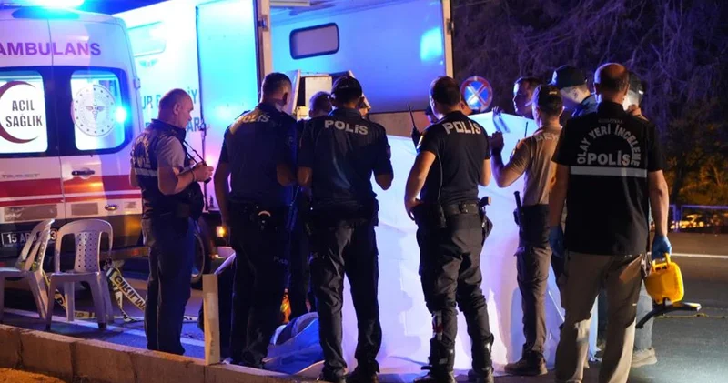 Düğünden çıkıp kazada can verdi, cenazesi yerdeyken eğlence devam etti