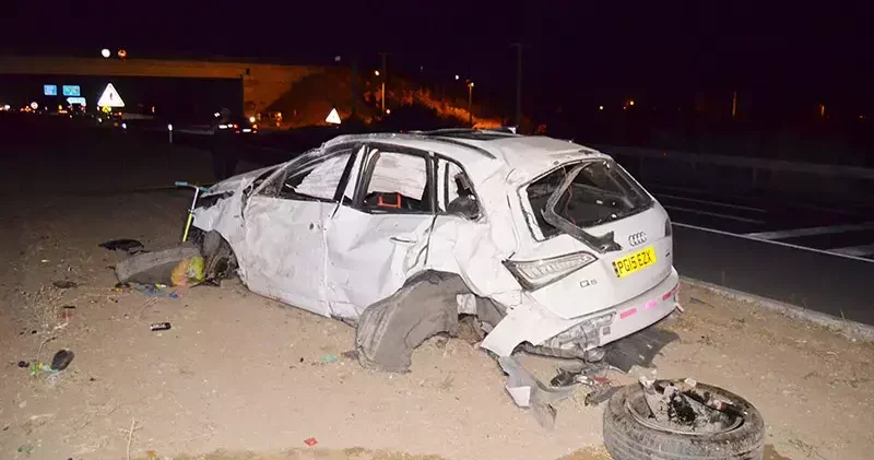 İngiltere den tatile gelen ailenin otomobili takla attı: 2 ölü, 3 yaralı