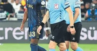 AHMET ÇAKAR Bu hakem sahalara bile giremez!
