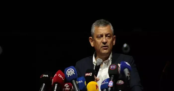 CHP lideri Özel İktidarla aynı komisyonda ne işiniz var? diye soranlara yanıt verdi: Komisyonda yer aldık, çünkü...