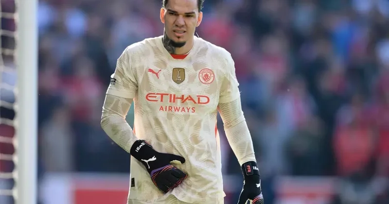 Ederson Galatasaray için gemileri yaktı