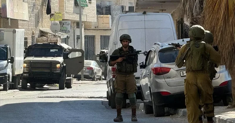 İsrail ordusu, Batı Şeria nın El Bire ve Nablus kentlerine baskın düzenledi