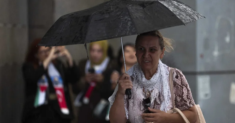17 Eylül 2025 hava durumu: Meteoroloji çok kuvvetli sağanak geliyor diyerek İstanbul dahil 35 ili uyardı