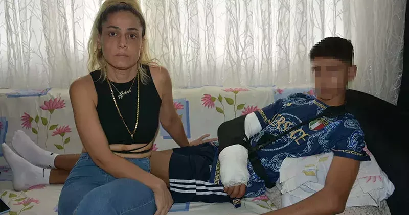 Şaka için pencereden sarkıtıldığı öne sürülen 15 yaşındaki öğrenci, 8 metreden düştü