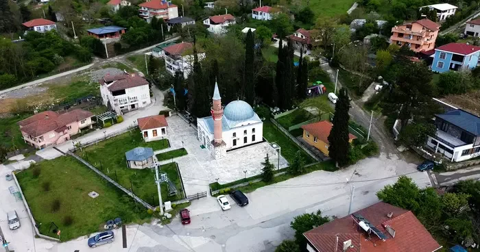 Padişahın eşi tarafından inşa ettirilmiş! Rahime Sultan Camisi 133 yıldır ayakta