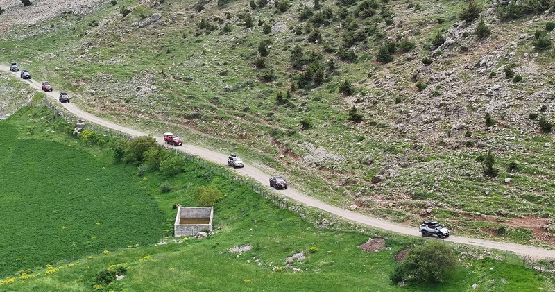 Van Gölü nün eşsiz koyları off road tutkunlarını ağırladı