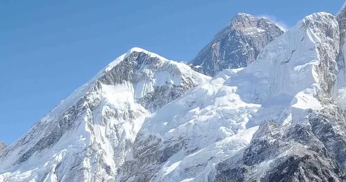 Everest te kendi rekorunu kırdı! Kenton Cool zirveye 19. kez tırmandı