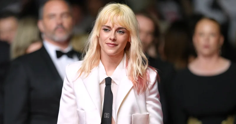 Kristen Stewart ilk kez yönetmen olarak Cannes kırmızı halısında magazin haberleri
