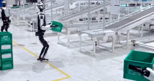 Çin’deki fabrikada insansı robotlar kullanılmaya başlandı: Hata oranı yüzde 30 düştü VİDEO İZLE