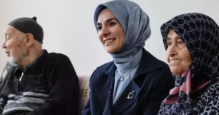 70 yıllık evli çifte Bakan Göktaş tan ziyaret