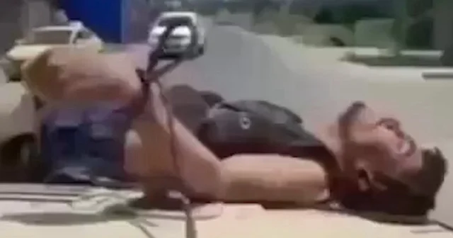Irak taki Şii milisler Suriyeli genci araca bağlayarak sürükledi VİDEO İZLE
