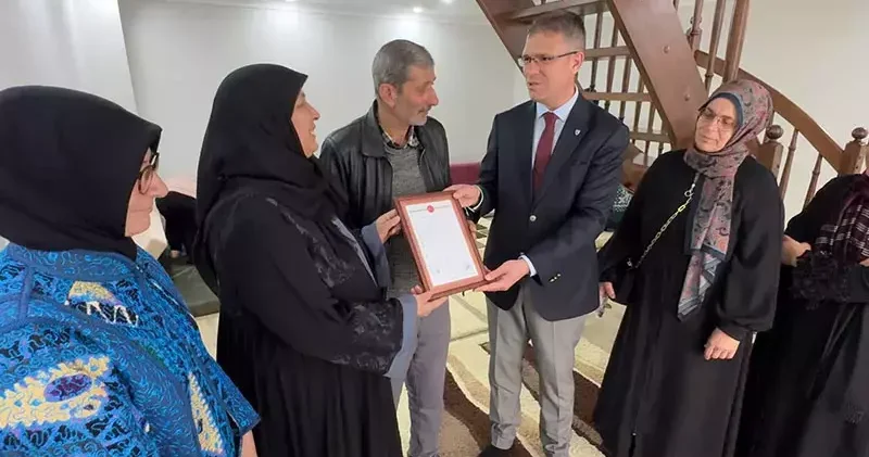 Gaziantep’li depremzede 5 engelli çocuk sahibi aileye yardımseverlerden dayalı döşeli ev