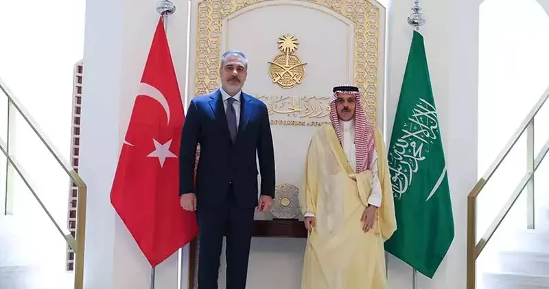 Bakan Fidan, Suudi Arabistan Dışişleri Bakanı bin Ferhan ile bir araya geldi
