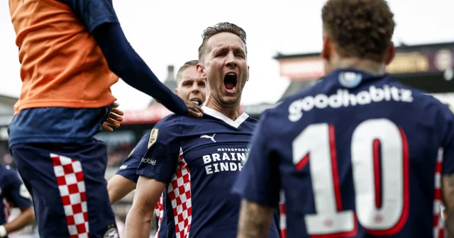 Hollanda Ligi nde nefes kesen son: Şampiyon belli oldu Futbol Haberleri