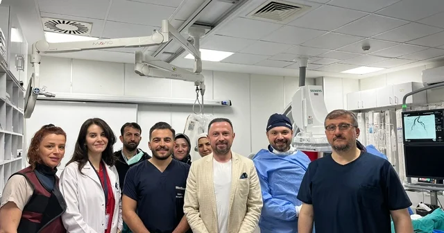 Samsun daki kalp ameliyatlarını kardiyologlar canlı izledi Samsun Haberleri