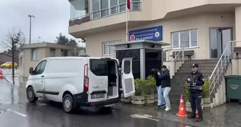 Beşiktaş’ta kulaklıkla açılan torpidodaki zuladan uyuşturucu çıktı: Kolçağa düzenek kurmuş