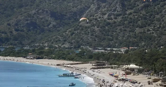 Fethiye ve Marmaris sahillerinde sıcak hava yoğunluğu