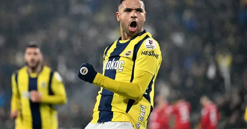En Nesyri gol attıktan sonra taraftarlara hareket çekti