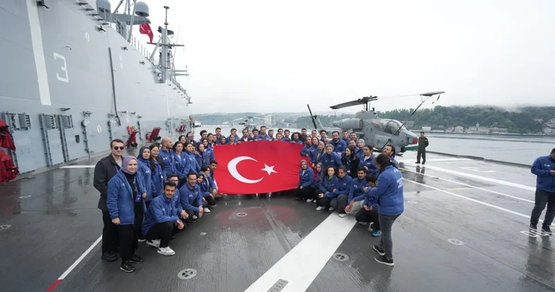Gençler TCG Anadolu gemisiyle yolculuk yaptı