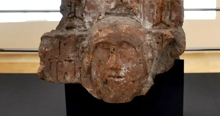 133 yıl önce Kars ta Ruslar tarafından bulunmuştu... Dikkat çeken eser müzede sergileniyor