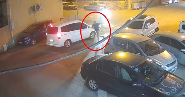Polisin Dur ihtarına uymayan motosikletli kaza yapınca yaya olarak kaçtı; o anlar kamerada Mardin Haberleri