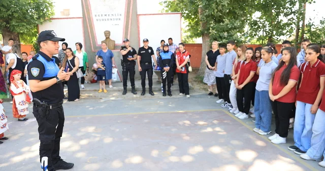 Edirne de polislerden öğrencilere serinlemek için nehirlere girmeyin uyarısı Edirne Haberleri