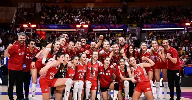 Türkiye Dominik Cumhuriyeti voleybol maçı saat kaçta, hangi kanalda? İstanbul da heyecan başlıyor! Filenin Sultanları Dominik karşısında Voleybol Haberleri