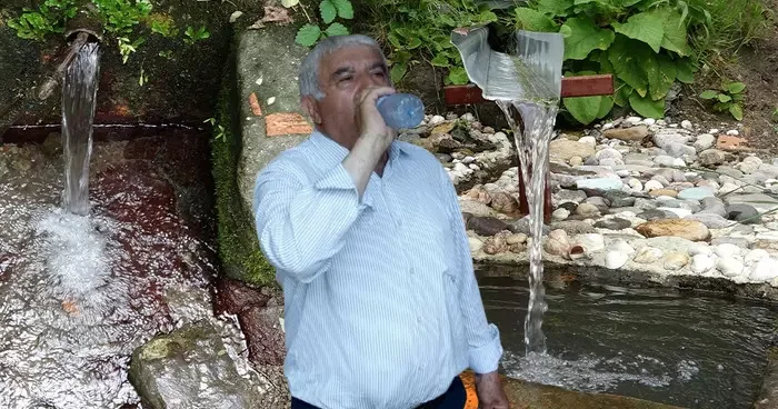 Büyükten küçüğe herkes şişe şişe içiyor: Acı tat bırakan şifalı su için tüketim uyarısı!