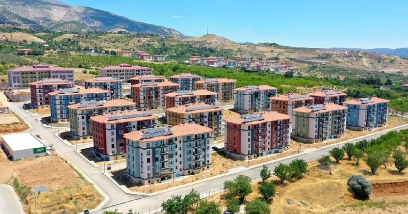 Deprem bölgesinde 49 bin 56 bağımsız bölüm yarın hak sahiplerine teslim edilecek